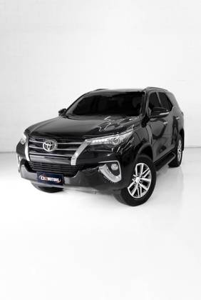 TOYOTA HILUX 2.8 SRX 4X4 CD 16V DIESEL 4P AUTOMÁTICO